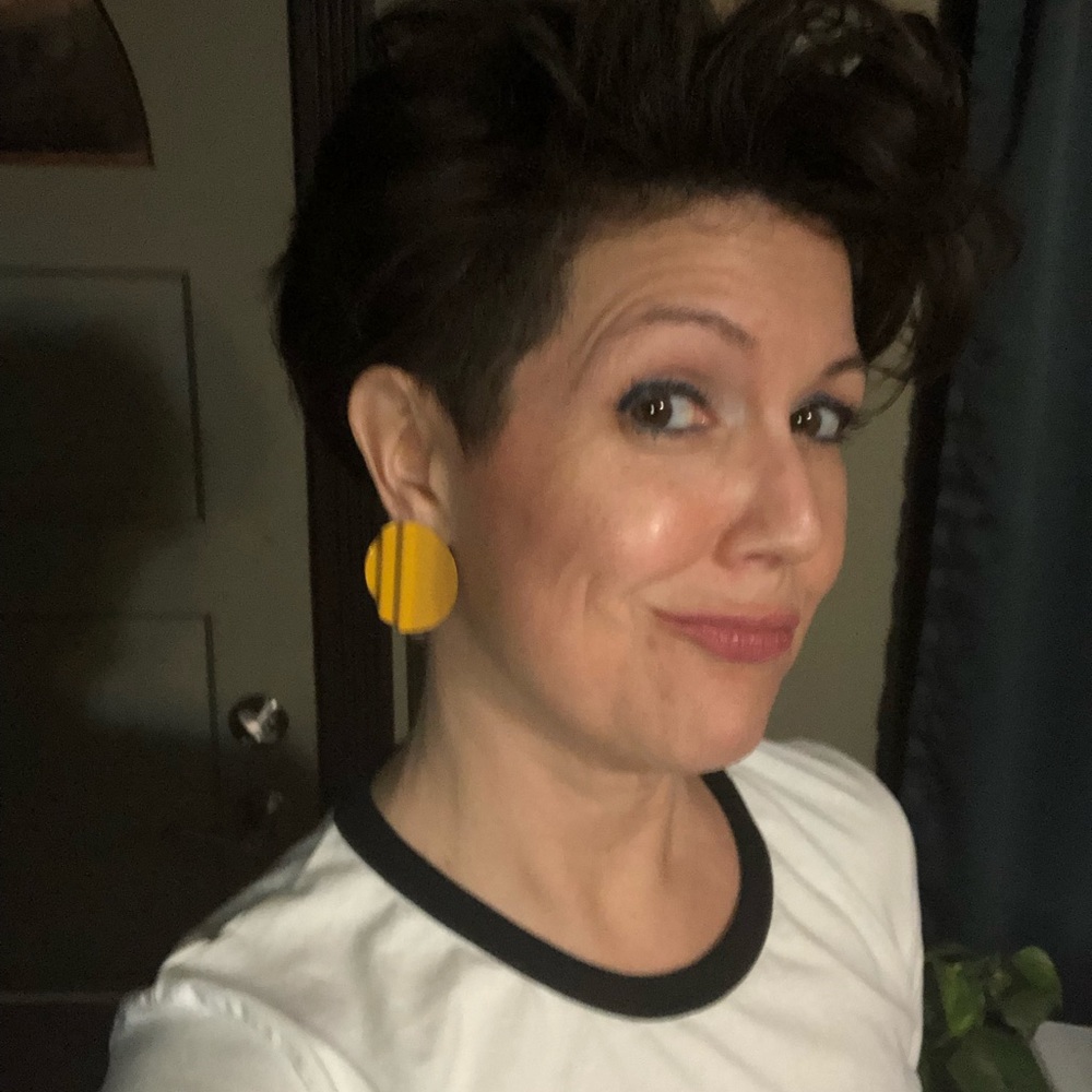 Meet your Posher, Lisa